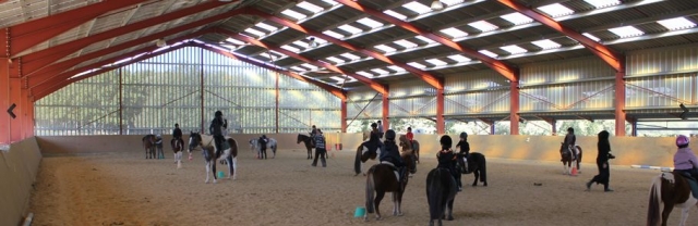 Le manege du centre hippique des eaux claires
